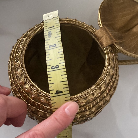 One of a Kind ball shaped purse - Picture 11 of 12